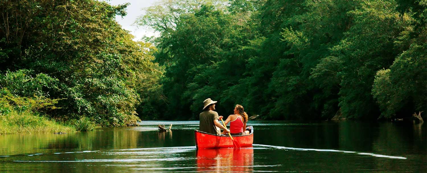belize_canoeing_tours_chaa_creek_couple